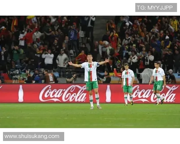 足球明星拆箱卡片大揭秘让我们一起探索球场传奇的背后故事与珍藏价值